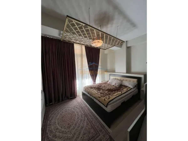 Tirane, jepet me qera garsonier Kati 5, 59 m² 350 € (unaza e re)