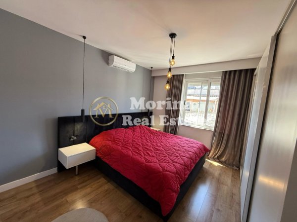 Tirane, jepet me qera apartament 1+1 Kati 11, 70 m² 700 € (Komuna e Parisit)