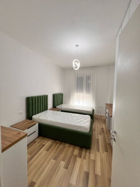 Tirane, jepet me qera apartament 2+1+Ballkon Kati 5, 100 m² 700 € (Don Bosko)
