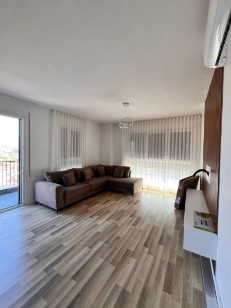 Tirane, jepet me qera apartament 2+1+Ballkon Kati 5, 100 m² 700 € (Don Bosko)