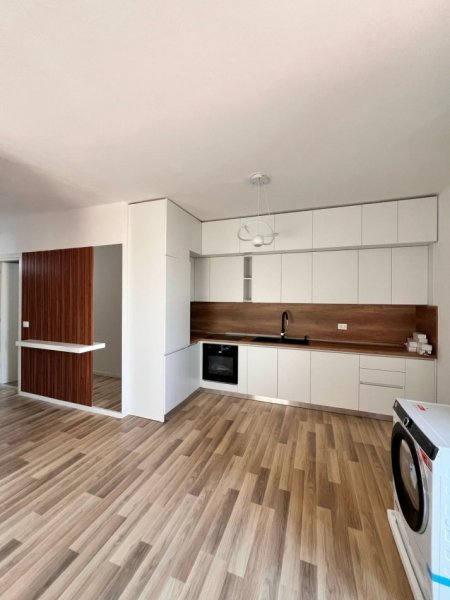 Tirane, jepet me qera apartament 2+1+Ballkon Kati 5, 100 m² 700 € (Don Bosko)