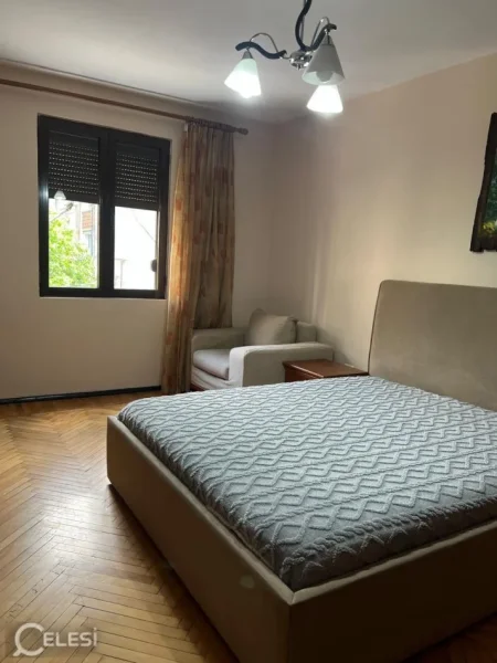 Tirane, jepet me qera apartament 2+1+Ballkon Kati 3, 80 m² 700 € (MYSLYM SHYRI)