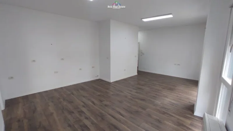 Tirane, jap me qera zyre Kati 2, 94 m² 800 € (Komuna e Parisit, Rruga Tish Dahia)
