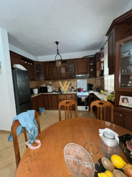 Tirane, jepet me qera apartament 2+1+Ballkon Kati 1, 115 m² 550 € (KODRA E DIELLIT)