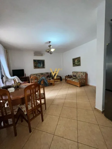 Tirane, jepet me qera apartament 2+1+Ballkon Kati 1, 115 m² 550 € (KODRA E DIELLIT)