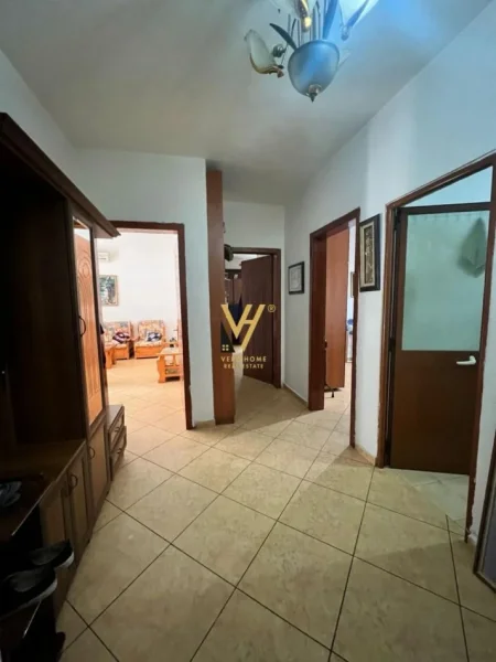 Tirane, jepet me qera apartament 2+1+Ballkon Kati 1, 115 m² 550 € (KODRA E DIELLIT)