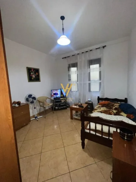 Tirane, jepet me qera apartament 2+1+Ballkon Kati 1, 115 m² 550 € (KODRA E DIELLIT)