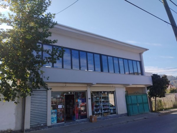 Tirane, jepet me qera dyqan Kati 2, 100 m² 500 € (Yrshek)