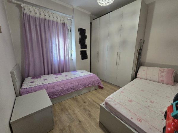 Tirane, jepet me qera apartament 2+1+Aneks Kati 7, 100 m² 600 € (rruga riza cerova)