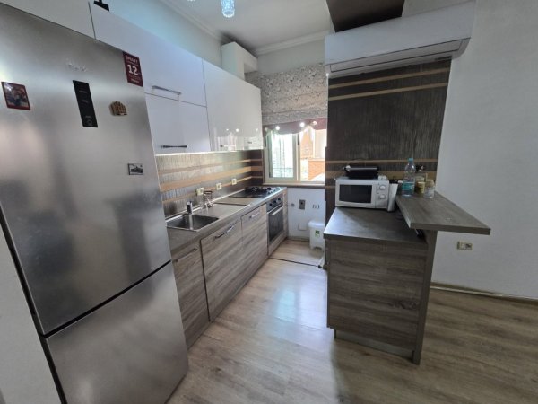 Tirane, jepet me qera apartament 2+1+Aneks Kati 7, 100 m² 600 € (rruga riza cerova)
