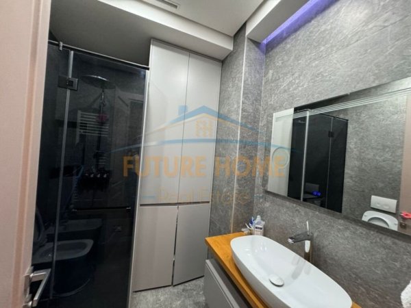 Tirane, shitet apartament 2+1+Ballkon Kati 8, 138 m² 530.000 € ((+2 Post Parkimi + Depo) Kompleksi Delijorgji)