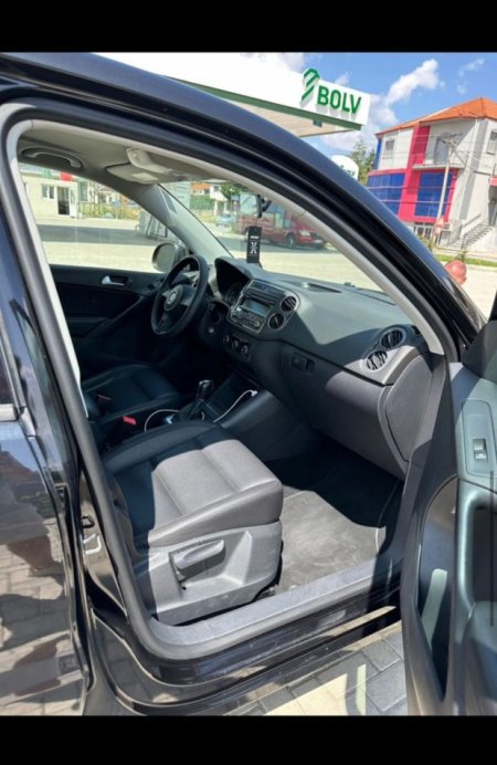 Tirane, shitet makine Benzin, e zeze automatik Kondicioner 200.000 km 7.299 €