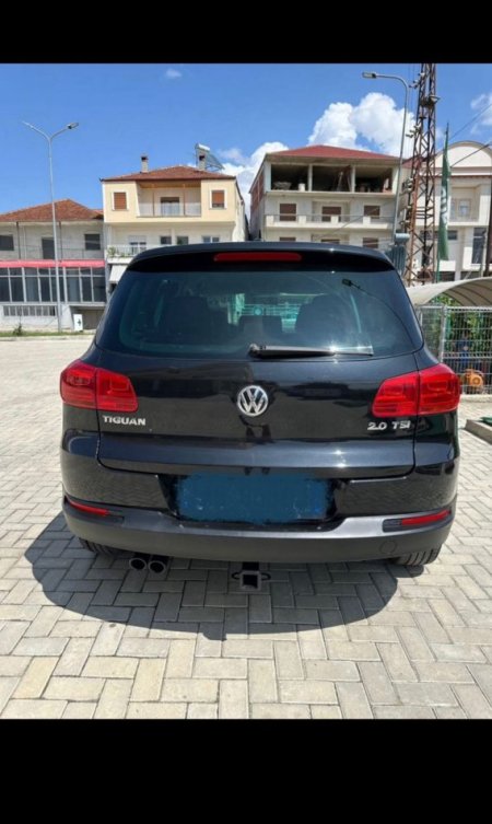 Tirane, shitet makine Benzin, e zeze automatik Kondicioner 200.000 km 7.299 €