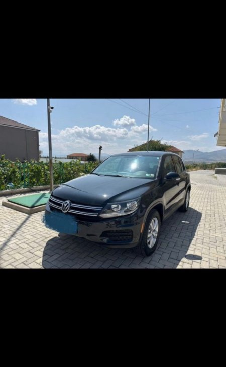 Tirane, shitet makine Benzin, e zeze automatik Kondicioner 200.000 km 7.299 €