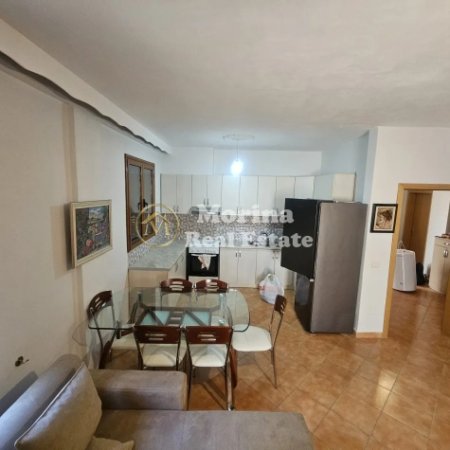 Tirane, jepet me qera apartament 2+1 Kati 2, 100 m² 430 € (Rrethi i Selites — Queen Hotel)