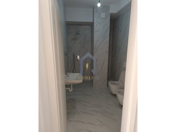 Tirane, jepet me qera dyqan Kati 0, 47 m² 250 € (&quot;Rezidenca Kaimi&quot;)