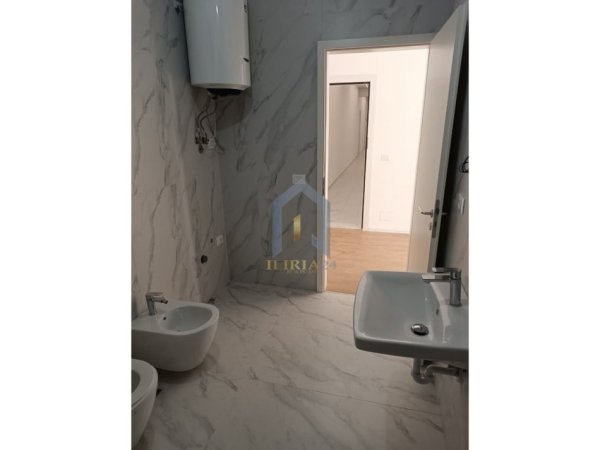 Tirane, jepet me qera dyqan Kati 0, 47 m² 250 € (&quot;Rezidenca Kaimi&quot;)