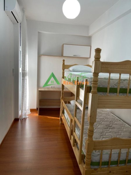 Tirane, jepet me qera apartament 2+1+Ballkon Kati 8, 80 m² 600 € (Rruga Ndre Mjeda, Kompleksi Star)