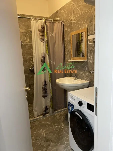 Tirane, jepet me qera apartament 2+1+Ballkon Kati 8, 80 m² 600 € (Rruga Ndre Mjeda, Kompleksi Star)