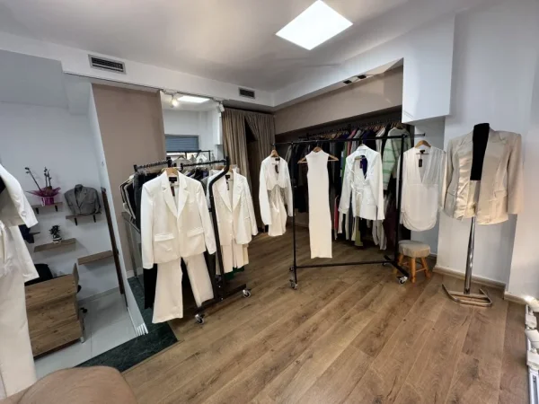 Tirane, Shitet Biznes Boutique - Gati për Punë!