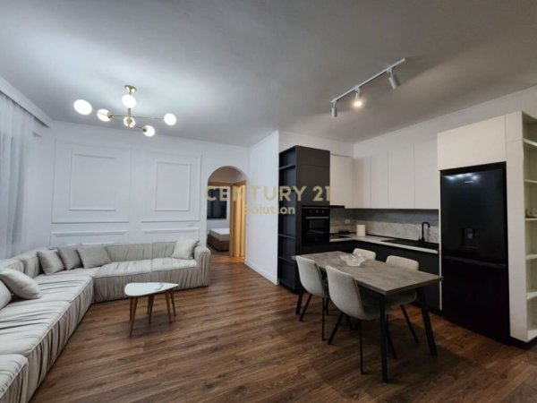 Tirane, jepet me qera apartament 2+1 Kati 8, 82 m² 500 € (yzberish)