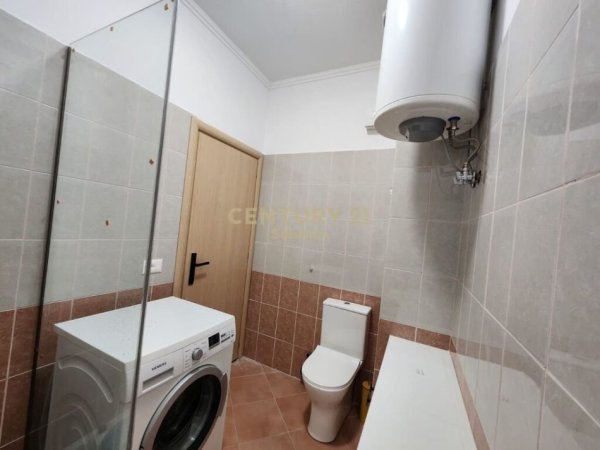 Tirane, jepet me qera apartament 2+1 Kati 8, 82 m² 500 € (yzberish)