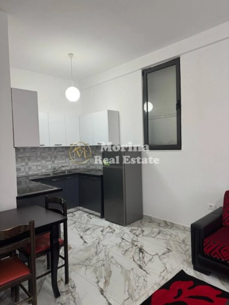Tirane, jepet me qera apartament 1+1 Kati 2, 76 m² 300 € (Casa Italia)