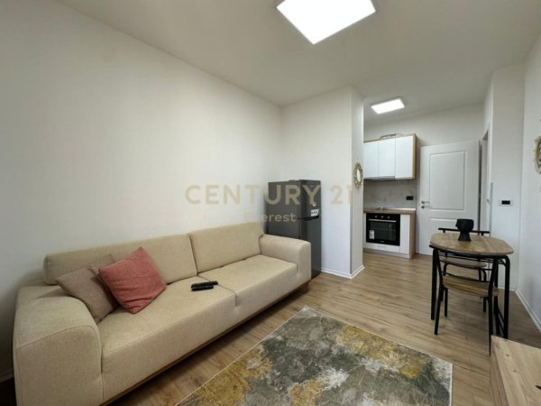 Tirane, jepet me qera apartament 1+1 Kati 4, 55 m² 600 € (RRUGA E BOGDANEVE)