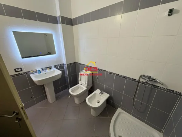 Vlore, shitet garsonier Kati 3, 46 m² (Rruga Aleksandër Moisiu)