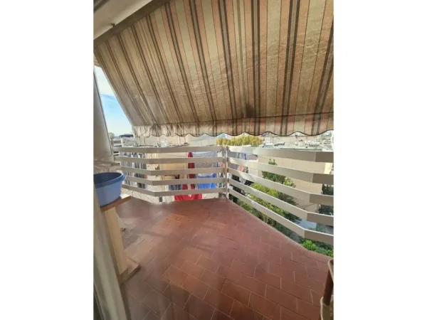 Tirane, shitet apartament 2+1+Ballkon Kati 5, 92 m² 178.000 € (Rruga e Dibres)