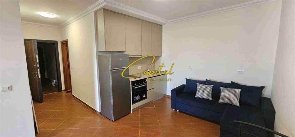 Tirane, jepet me qera garsonier 1+1 Kati 8, 40 m² 420 € (STACIONI TRENIT)