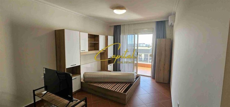 Tirane, jepet me qera garsonier 1+1 Kati 8, 40 m² 420 € (STACIONI TRENIT)