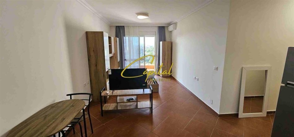Tirane, jepet me qera garsonier 1+1 Kati 8, 40 m² 420 € (STACIONI TRENIT)