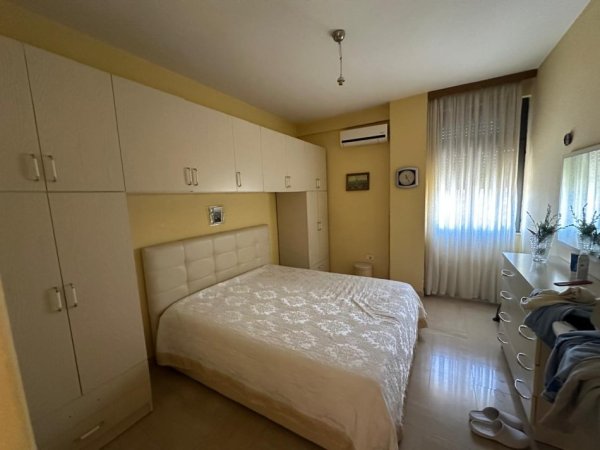 Tirane, jepet me qera apartament 3+1+Ballkon Kati 7, 140 m² 900 € (Ambasada Amerikane)