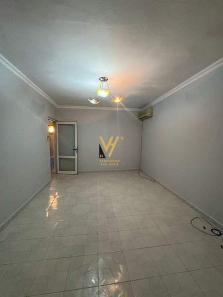 Tirane, shitet apartament 2+1+Ballkon Kati 3, 70 m² 155.000 € (RRUGA E KAVAJES)