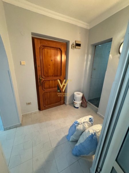 Tirane, shitet apartament 2+1+Ballkon Kati 3, 70 m² 155.000 € (RRUGA E KAVAJES)