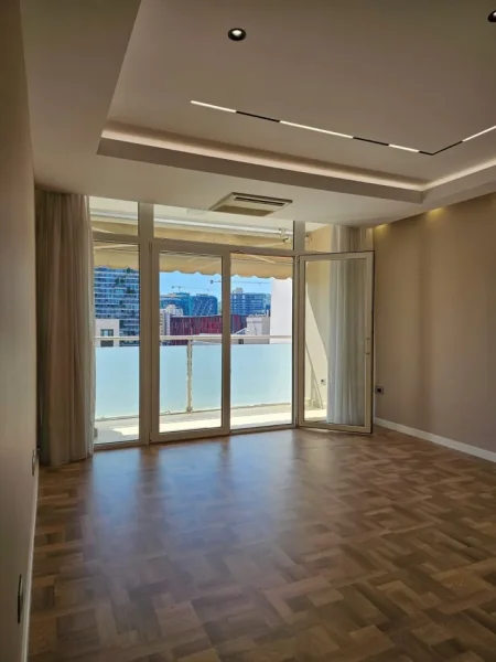 Tirane, jepet me qera apartament Kati 5, 115 m² 1.700 € (Prane Stadiumit Air Albania)