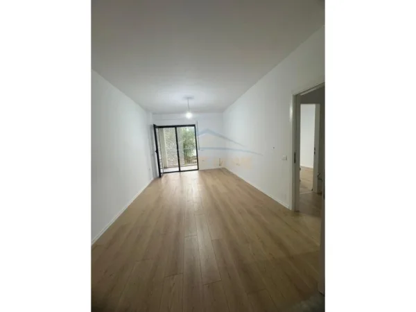 Tirane, shitet apartament 1+1+Ballkon Kati 3, 67 m² 152.000 € (Varri Bamit)