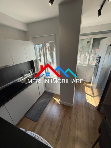 Tirane, jepet me qera apartament 1+1 Kati 11, 70 m² 700 € (KOMUNA E PARISIT)