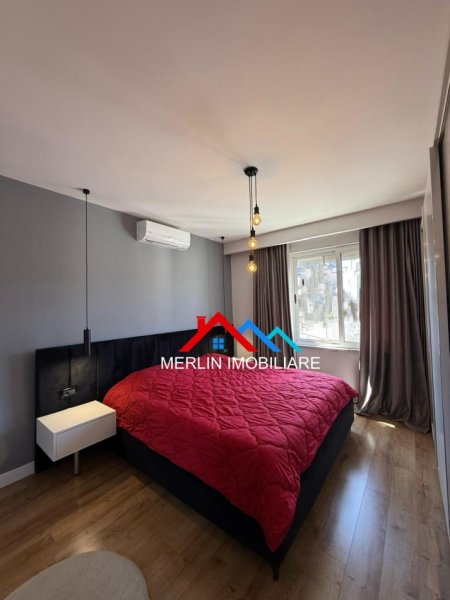 Tirane, jepet me qera apartament 1+1 Kati 11, 70 m² 700 € (KOMUNA E PARISIT)