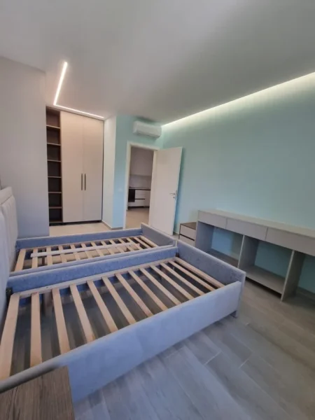 Tirane, jap me qera apartament 2+1+Ballkon Kati 3, 105 m² 1.200 € (liqeni)