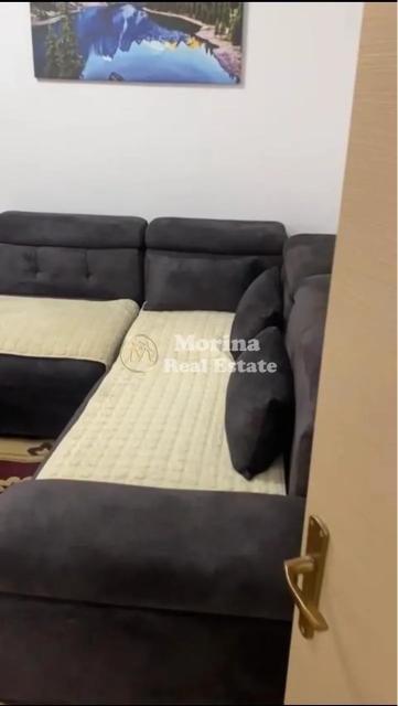 Tirane, jepet me qera apartament 1+1 Kati 2, 54 m² 250 € (Qender Kamez)