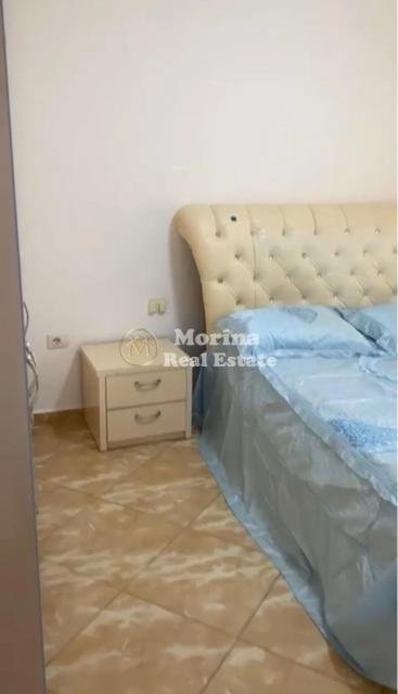 Tirane, jepet me qera apartament 1+1 Kati 2, 54 m² 250 € (Qender Kamez)