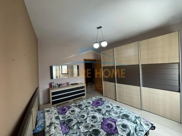 Tirane, jepet me qera apartament 1+1+Ballkon Kati 7, 70 m² 420 € (Unaza e Re ''Hotel Martinaj'')