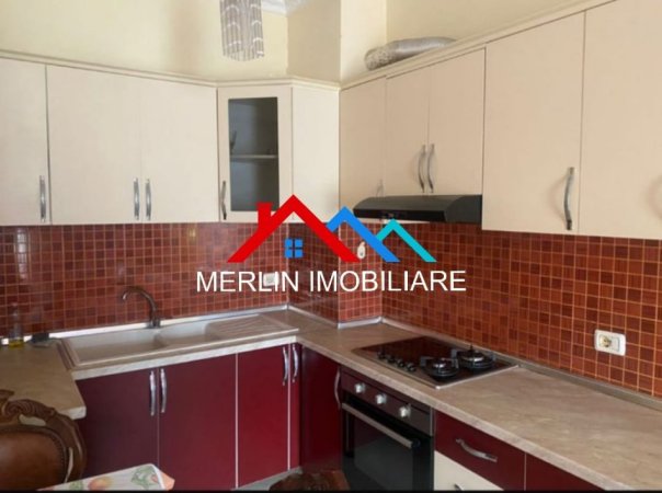 Tirane, jepet me qera apartament 2+1+Ballkon Kati 11, 90 m² 450 € (RRUGA THOMA KOXHAJ)