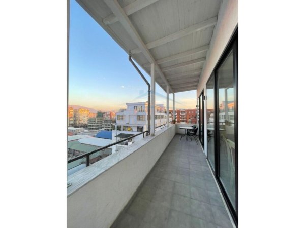 Tirane, jepet me qera apartament 2+1 Kati 9, 80 m² 900 € (Rruga e Kavajës)