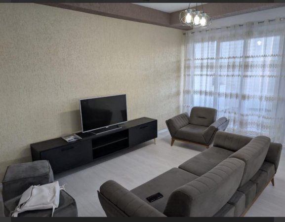 Tirane, jepet me qera apartament 2+1 Kati 2, 96 m² 700 € (fusha e aviacionit)
