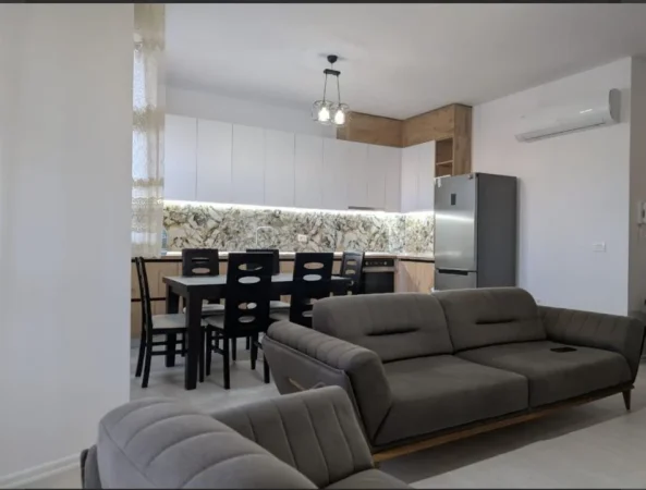 Tirane, jepet me qera apartament 2+1 Kati 2, 96 m² 700 € (fusha e aviacionit)