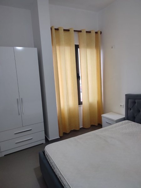 Tirane, jepet me qera apartament 1+1 Kati 3, 76 m² 300 € (JEPET ME QERA APARTAMENT 1+1 I MOBILUAR TEK CASA ITALIA)