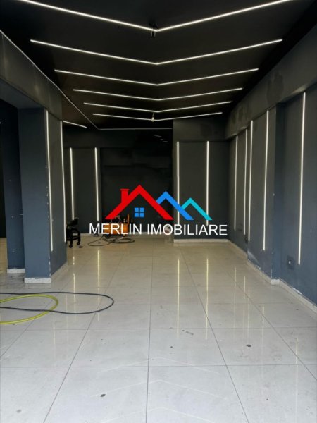 Tirane, jepet me qera ambjent biznesi Kati 0, 52 m² 700 € (RRUGA DHIMITER SHUTERIQI)